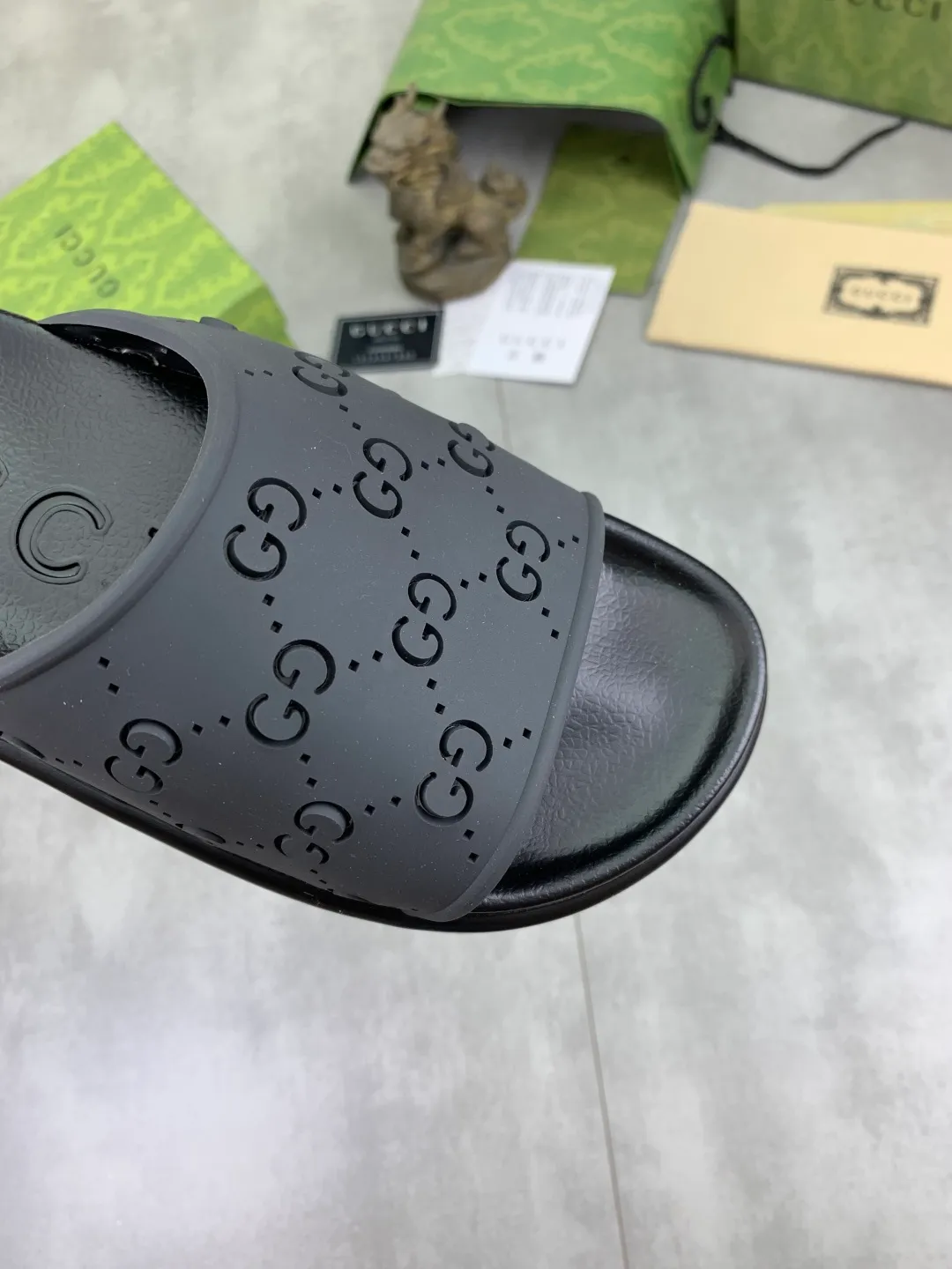 Men's Men's Shoes 💰P300💰[New Style] High Version 🎁🎁🎁 GUCCI New Year of the Snake casual slippers, original official website, perfect workmanship, transmitting a kind of noble luxury, sublimating its definition of luxury in Gucci's high-end extraordinary craftsmanship. Original Gucci double G combination outsole, code number: 35-46, complete package